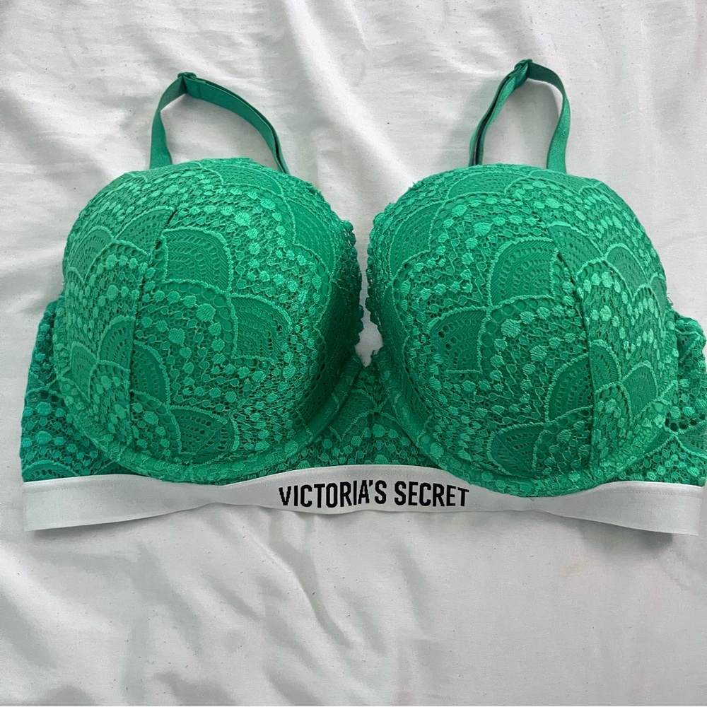 Victoria's Secret Emerald Green Lace Push-Up Bra